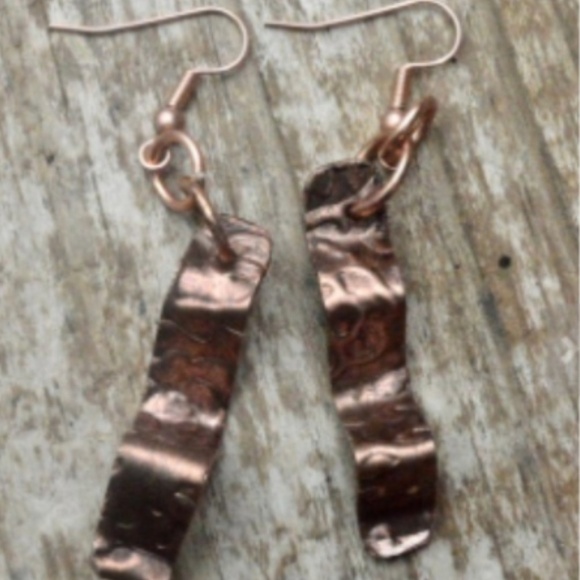 Small Rustic Copper Earrings  Handmade Artisan Drop Jewelry Embossed Gift Boho - Picture 3 of 3
